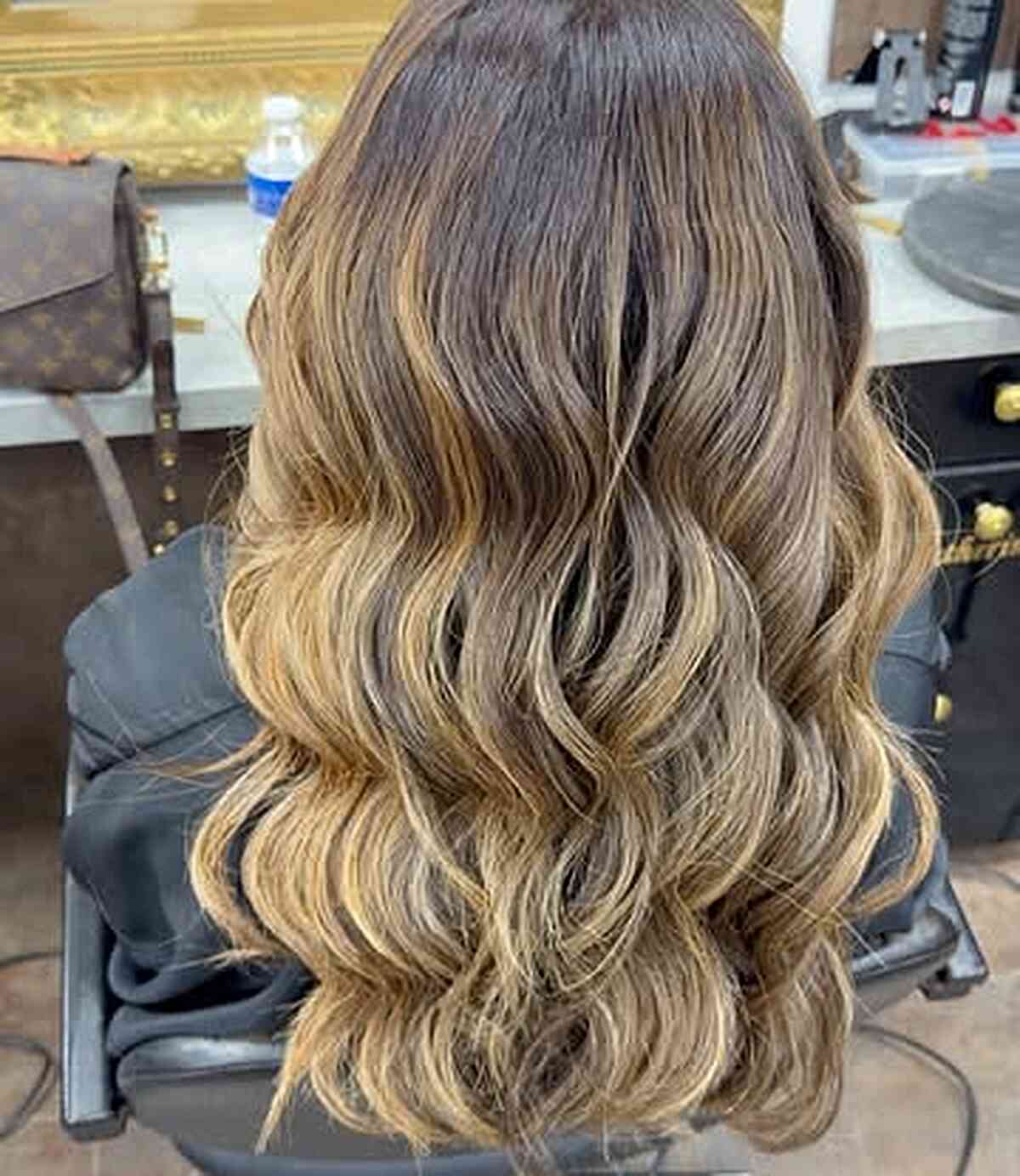 Soft Wavy Layers with Sun-Kissed Highlights