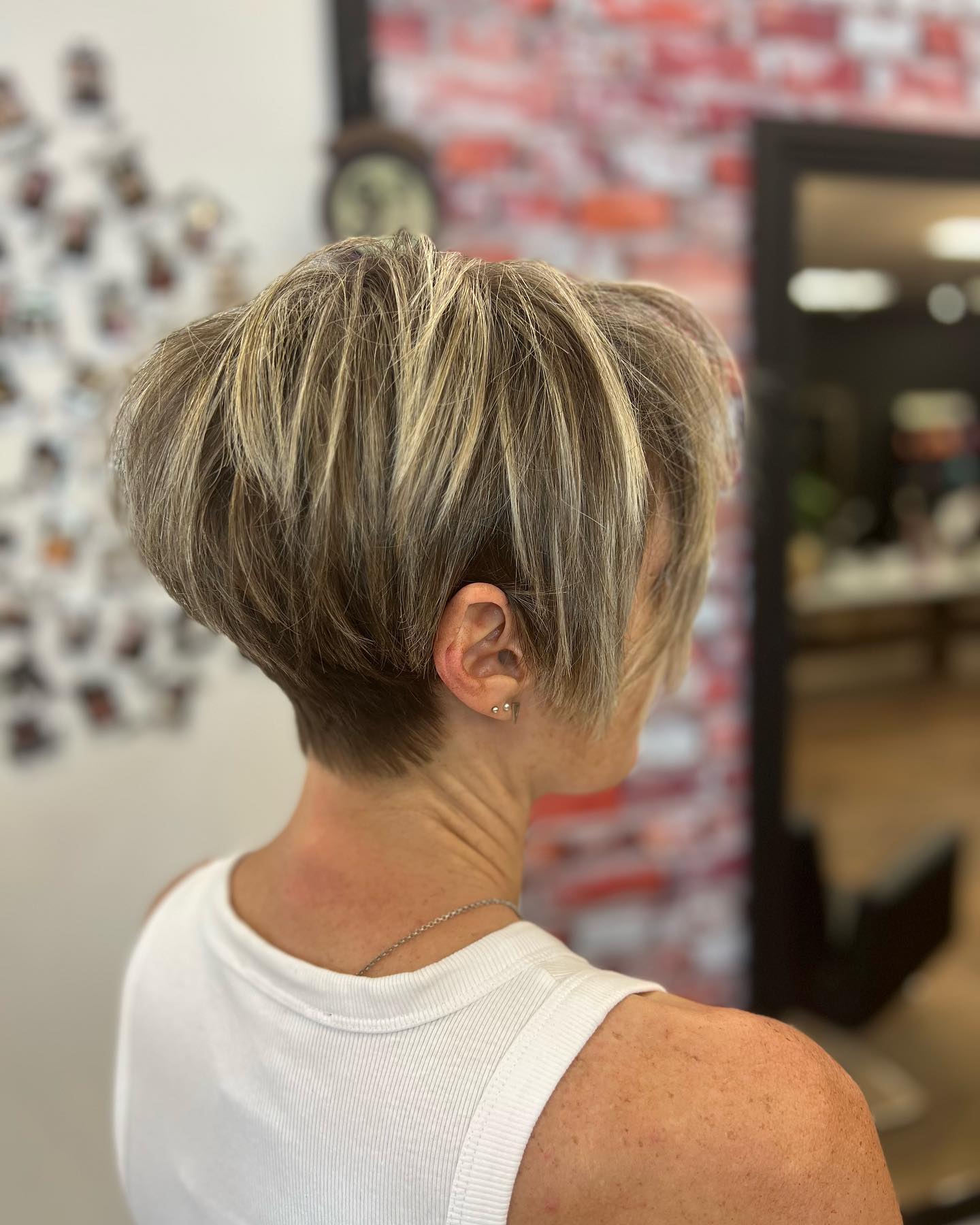 Stacked Graduated Pixie with Root Shadow and Face‑Framing Tapers