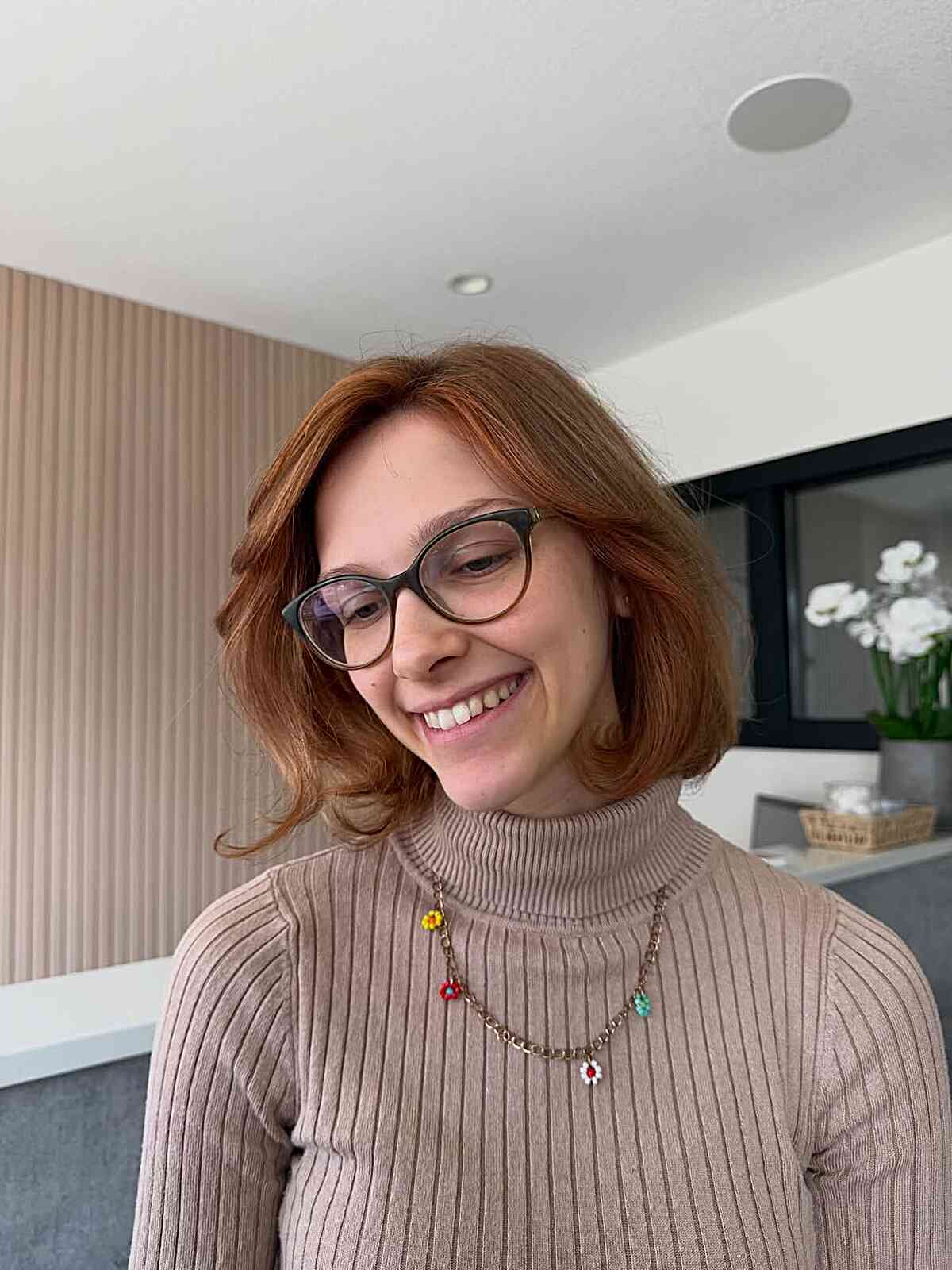 Chic Short Bob with Subtle Waves
