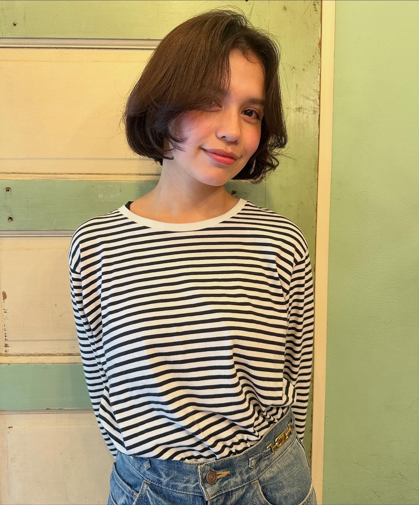 Rounded Chin-Grazing Flip with Soft Interior Graduation