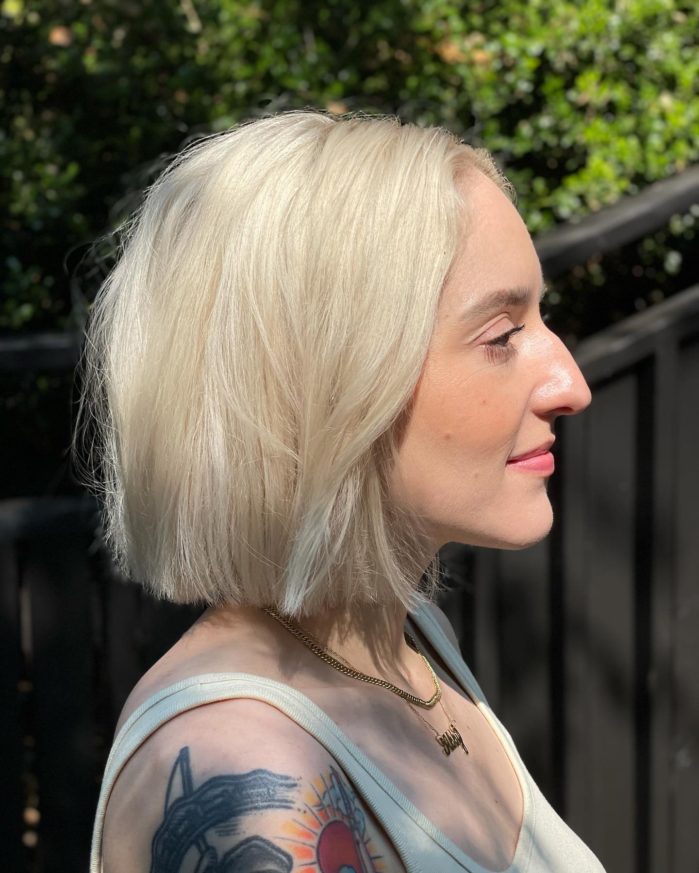Platinum Chin-Length Blunt Bob with Soft Internal Layers