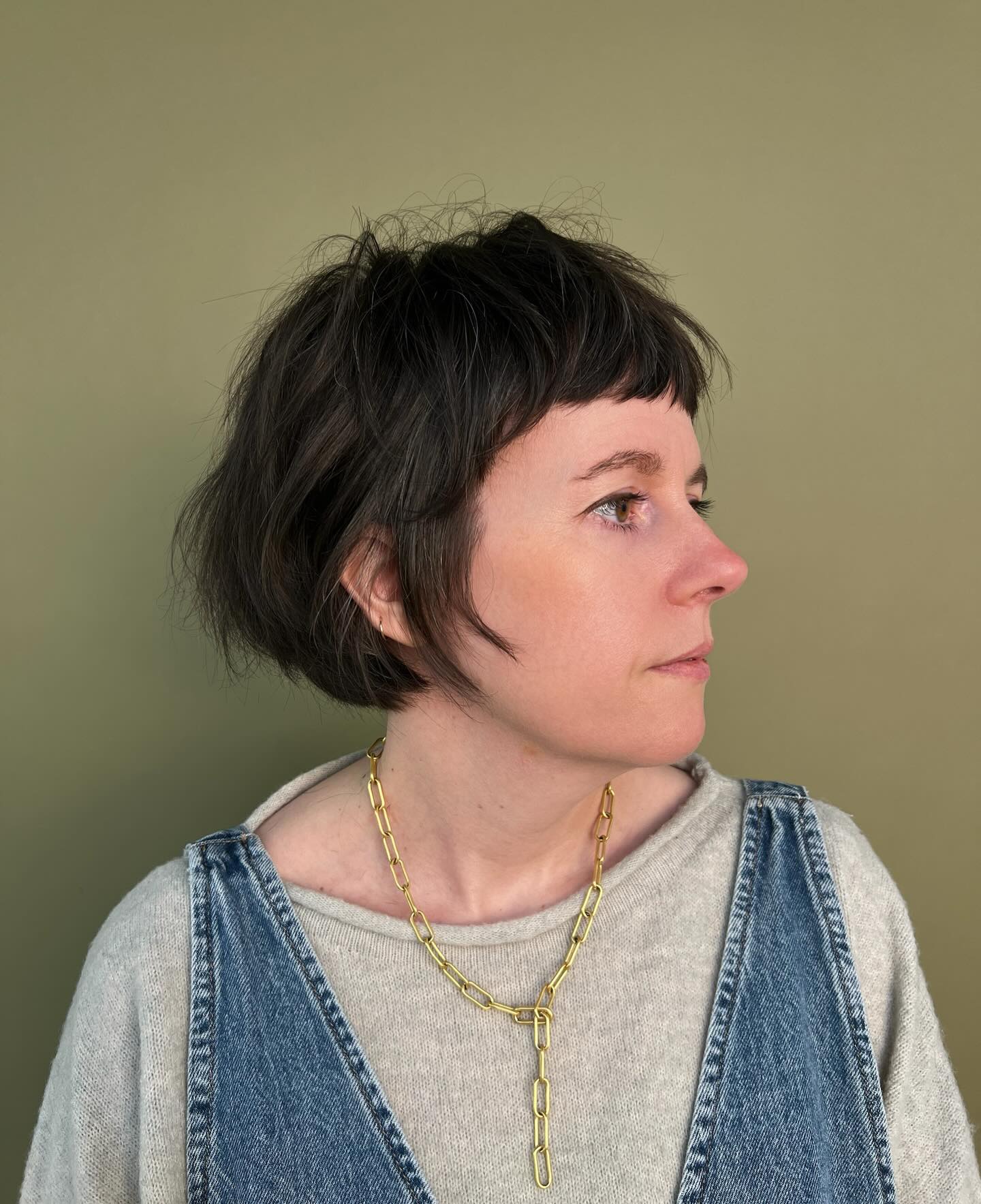 Razor-Textured Ear-Length Bob with Cropped Baby Fringe