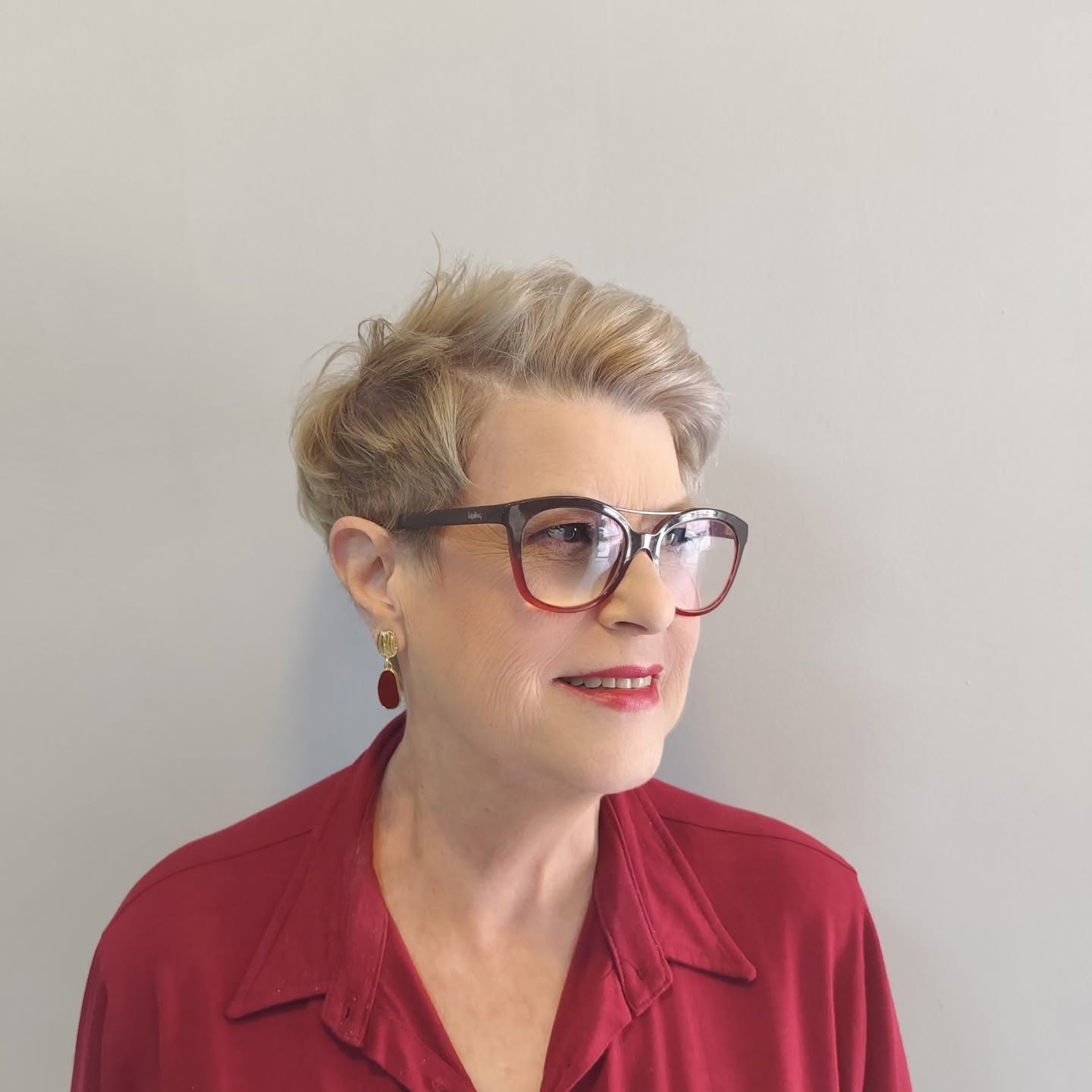 Silver-Gloss Textured Side-Swept Pixie with Tapered Nape