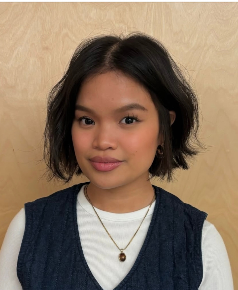 Center-Part Razor-Textured Chin-Length Bob with Soft Outward Flicks