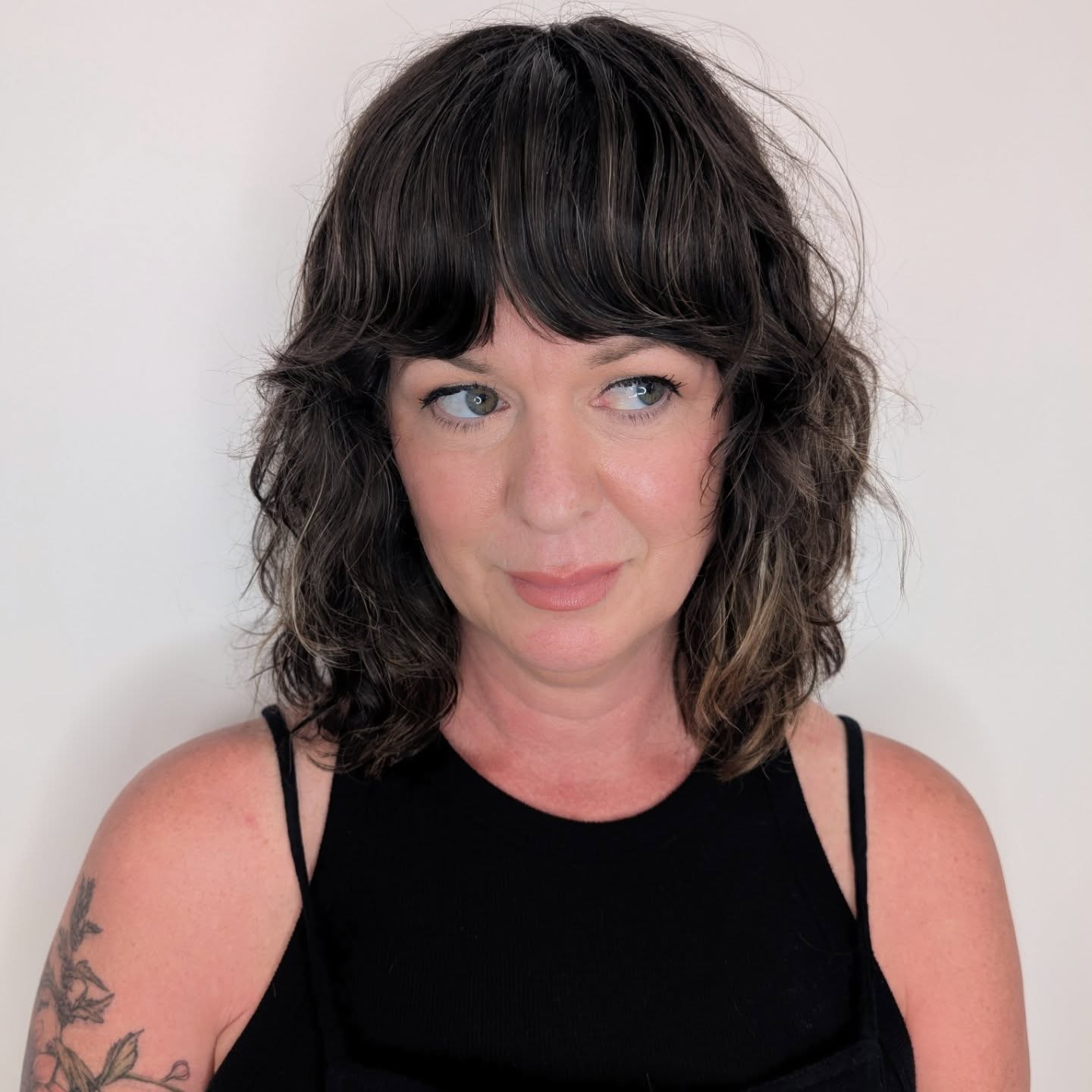 Soft Razored Shoulder-Grazing Bob with Textured Short Fringe