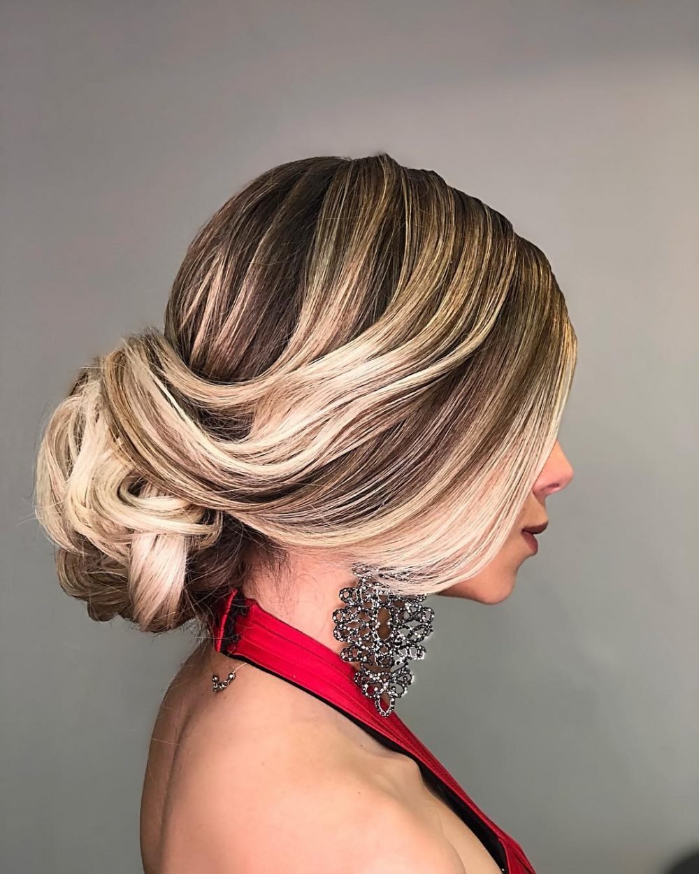 27 Gorgeous Chignon Hairstyle Ideas Trending Right Now 0056