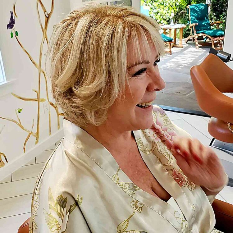 Mother of the Bride Hairstyles 28 Elegant Looks for 2024