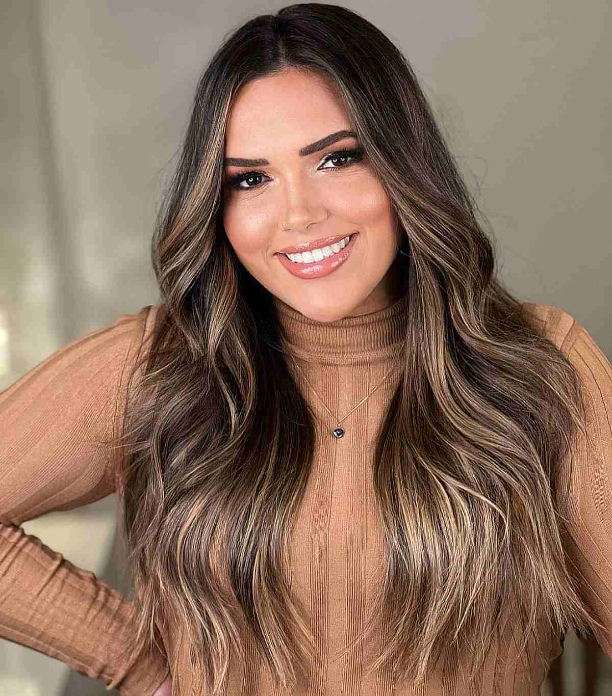 Gorgeous Blonde Highlights on Dark Brown Long Hair for Round Faces