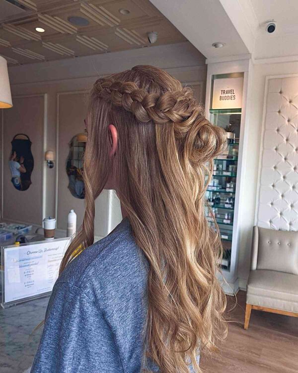 34 Cute & Easy Graduation Hairstyles for Girls