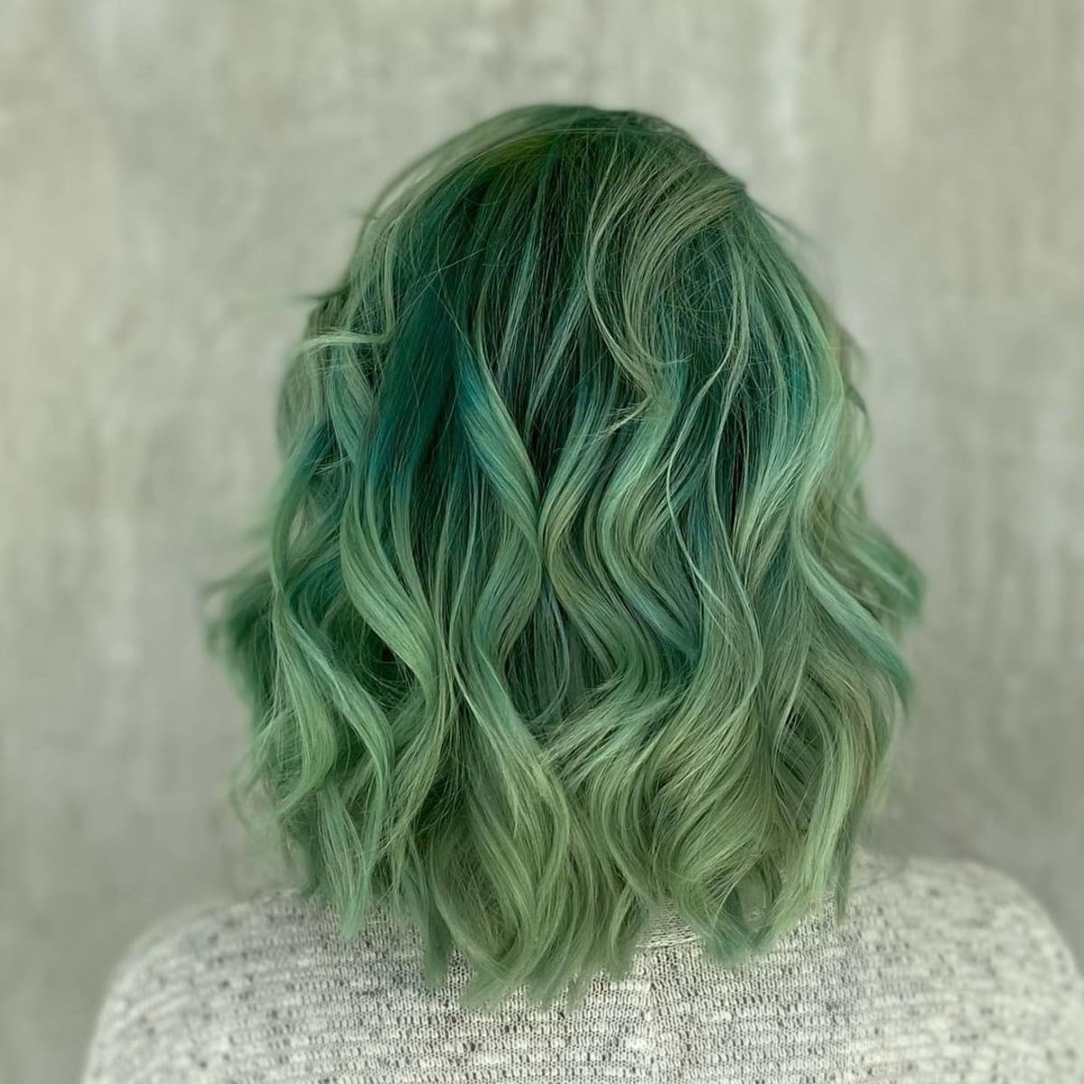 Green semi permanent hair color