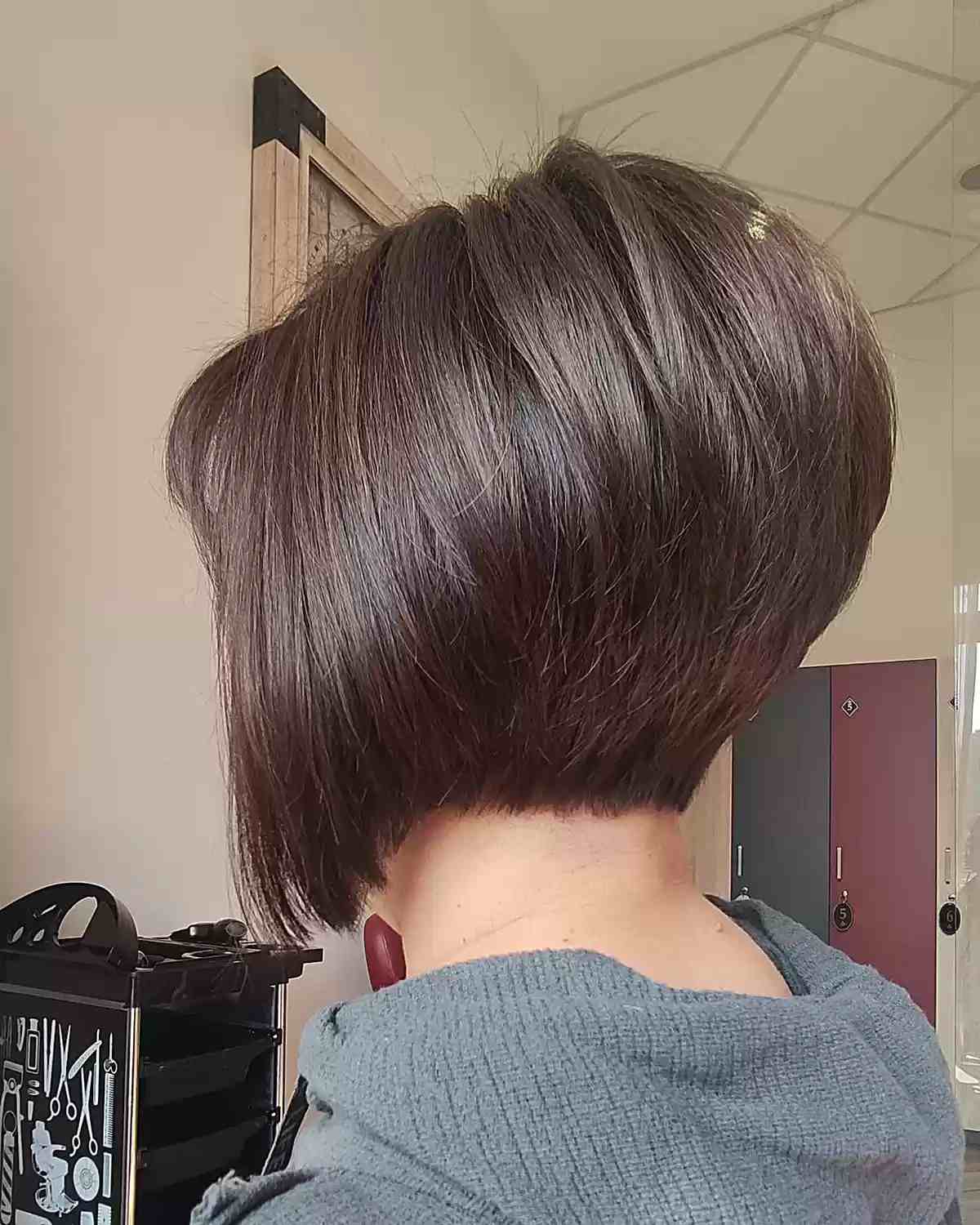 Haircut with Stacked Back for Thick Hair