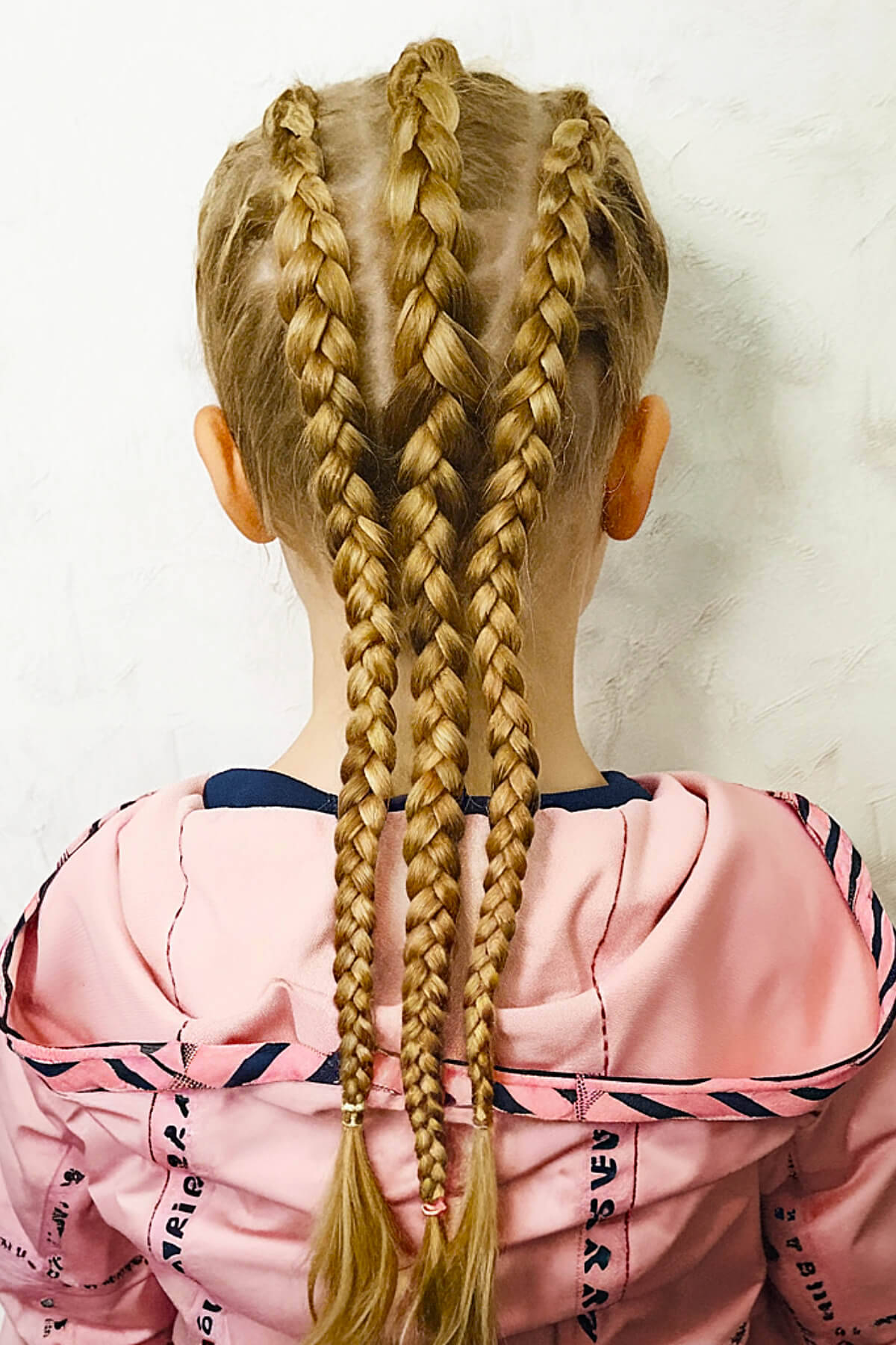 Hairstyle for ski girls