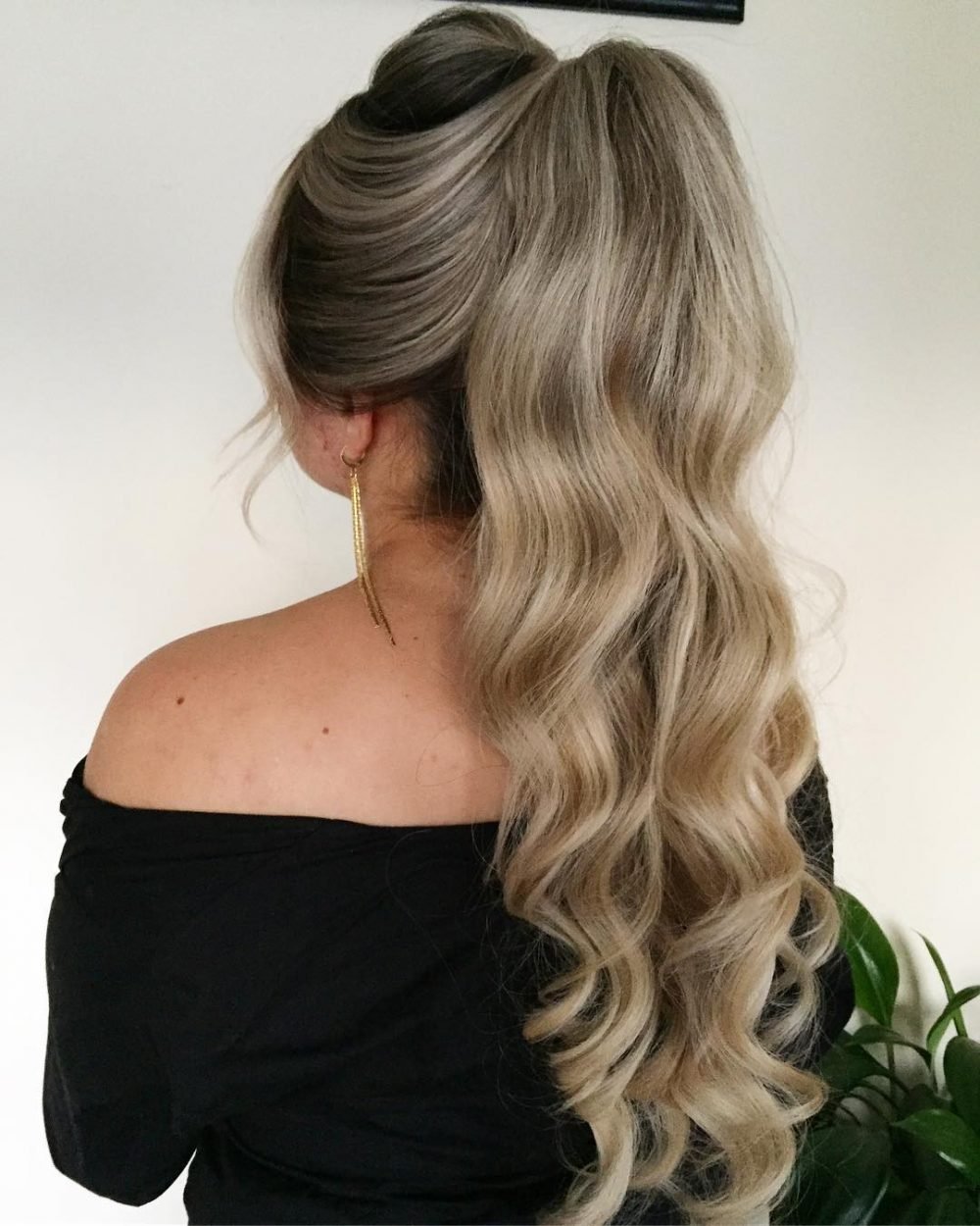 High Ponytail with Volume hairstyle
