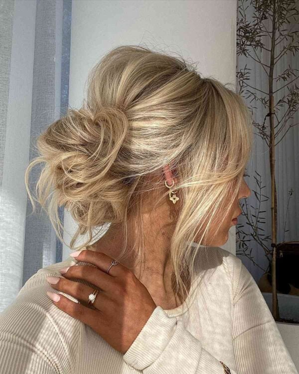 Updos for Long Hair – Cute & Easy Updos for 2024