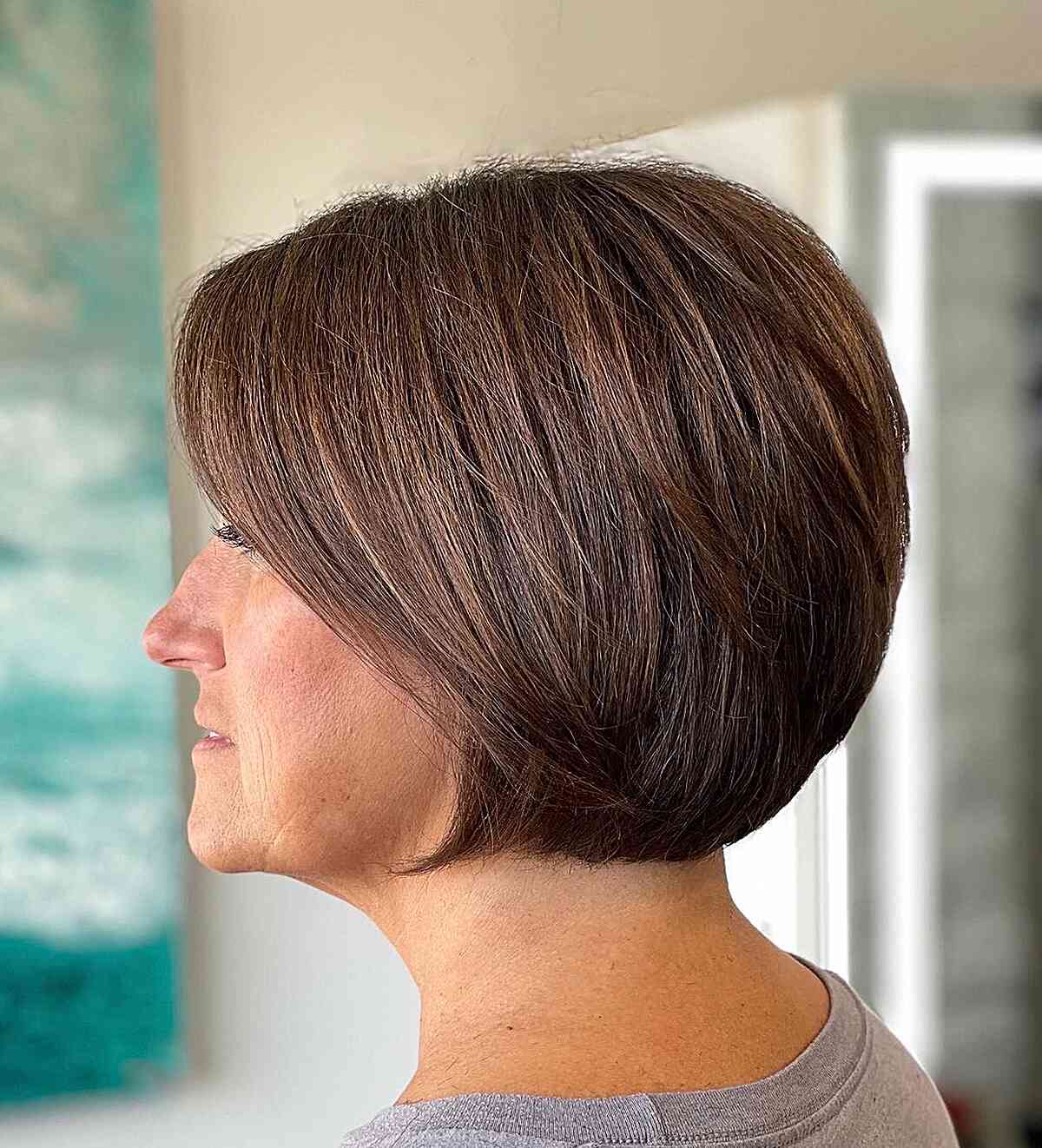 Jaw-Length Classic Round Bob with Graduated Layers for Ladies Over 40
