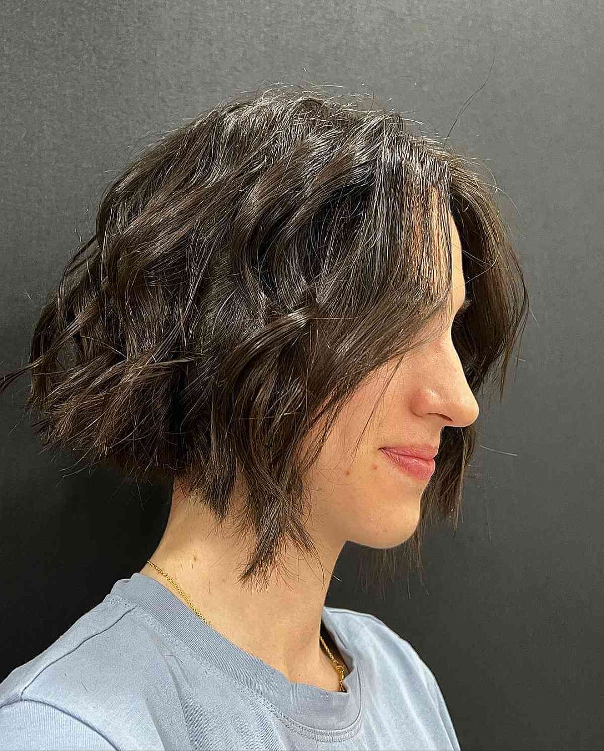 Jaw length edgy wavy bob with jagged ends