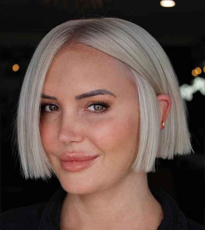 25 Striking Jaw-Length Blunt Bob Cuts to Complement All Face Shapes