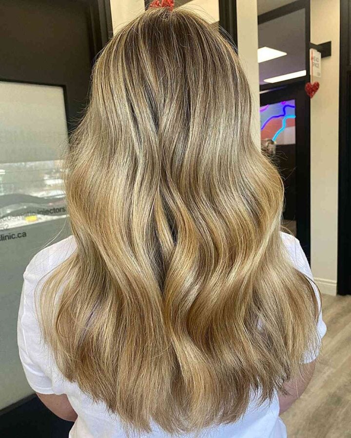 41 Fresh Honey Blonde Hair Color Ideas Trending in 2024