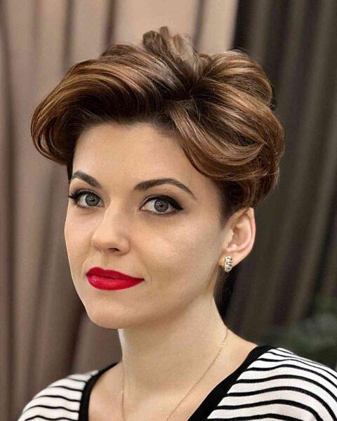 Layered Pixie Bob Haircut For Wavy Locks And Oval Faces 480x600 