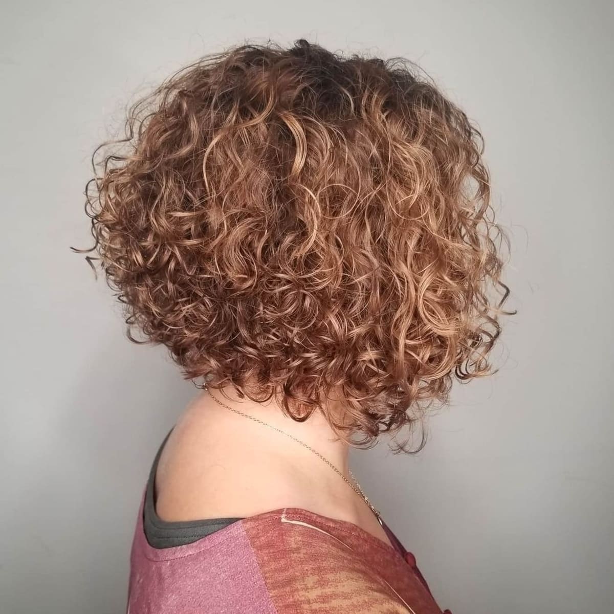 Stacked curly haircut