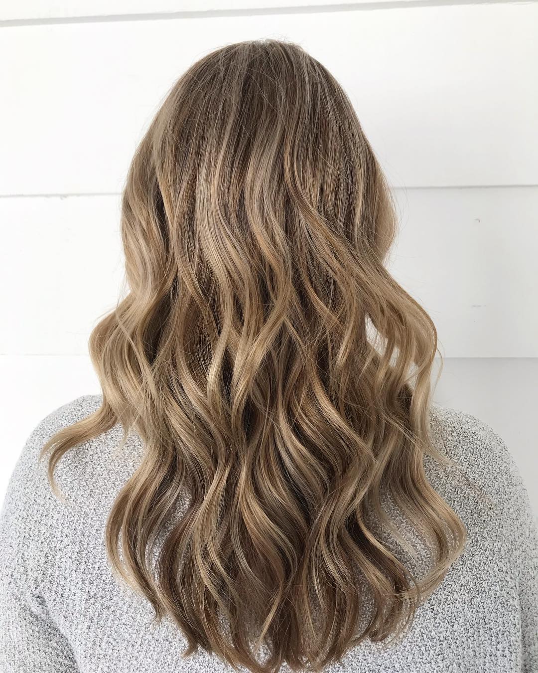 Sweet Light Brown Hair with Blonde Highlights