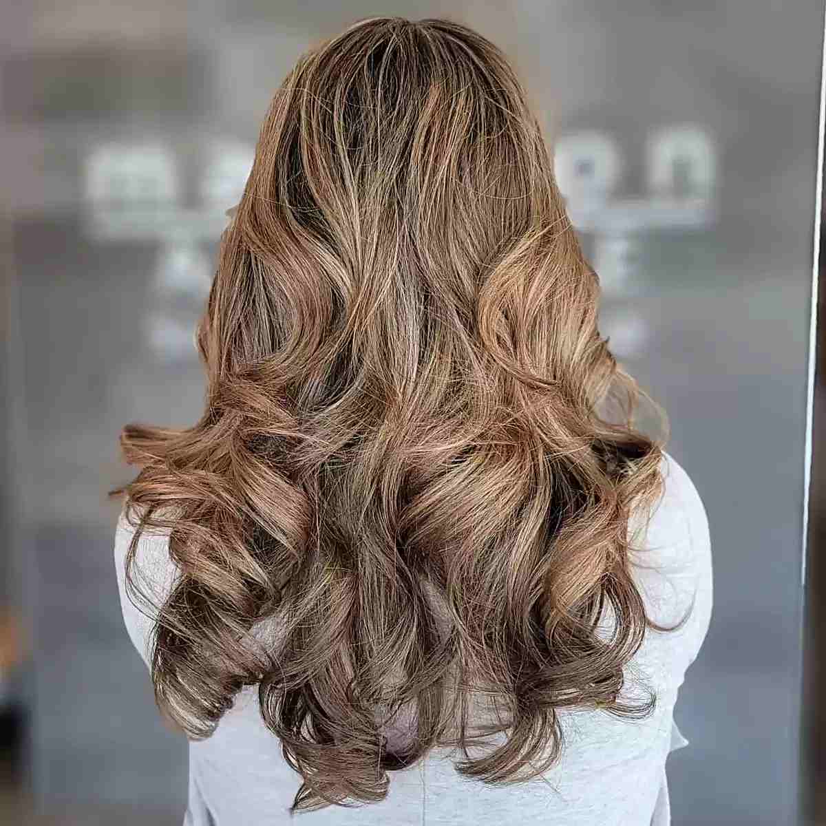 Mid-Long Light Brown to Dark Blonde Balayage Hair with Voluminous Waves