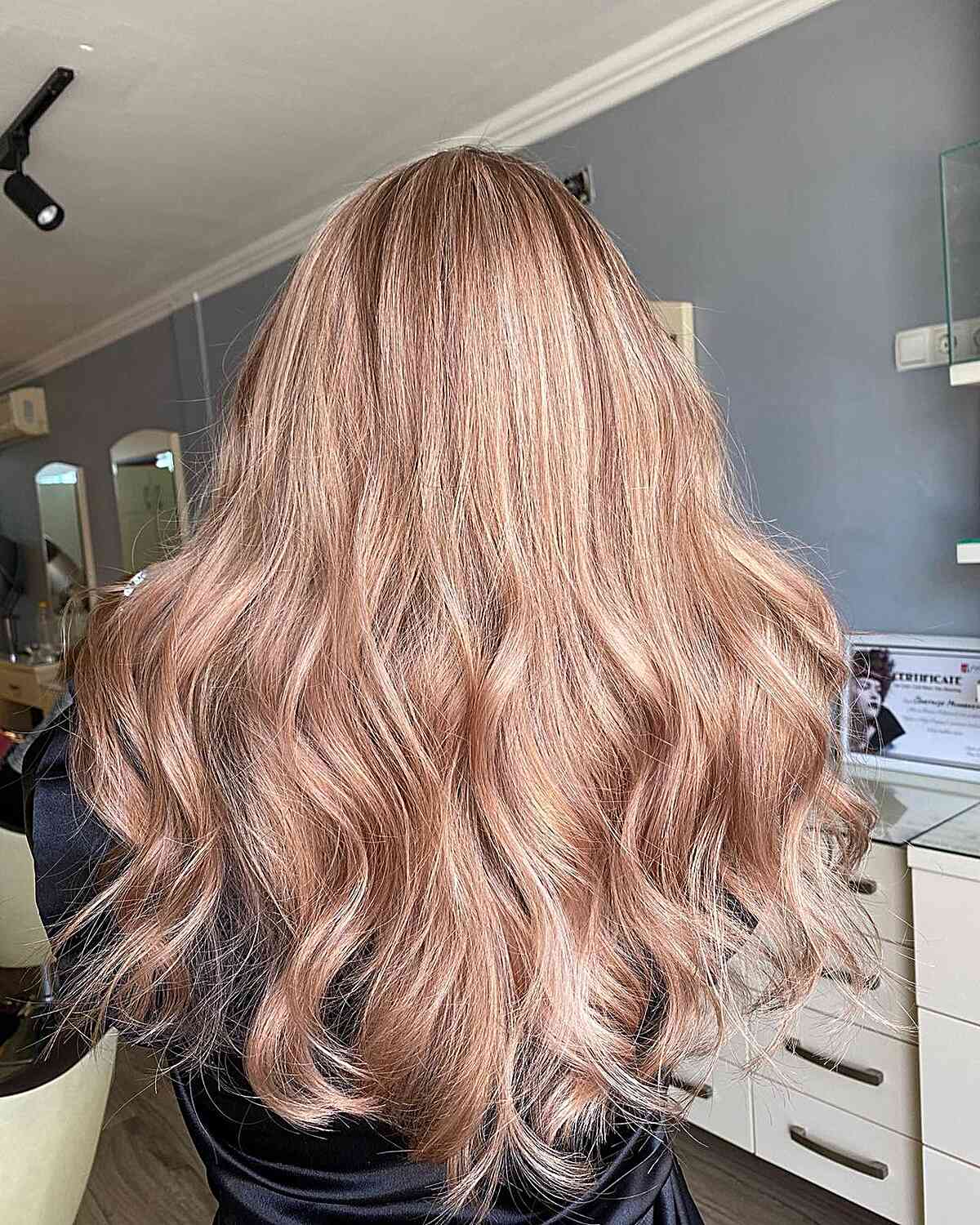Light Red-Brown Hair with Subtle Blonde Highlights