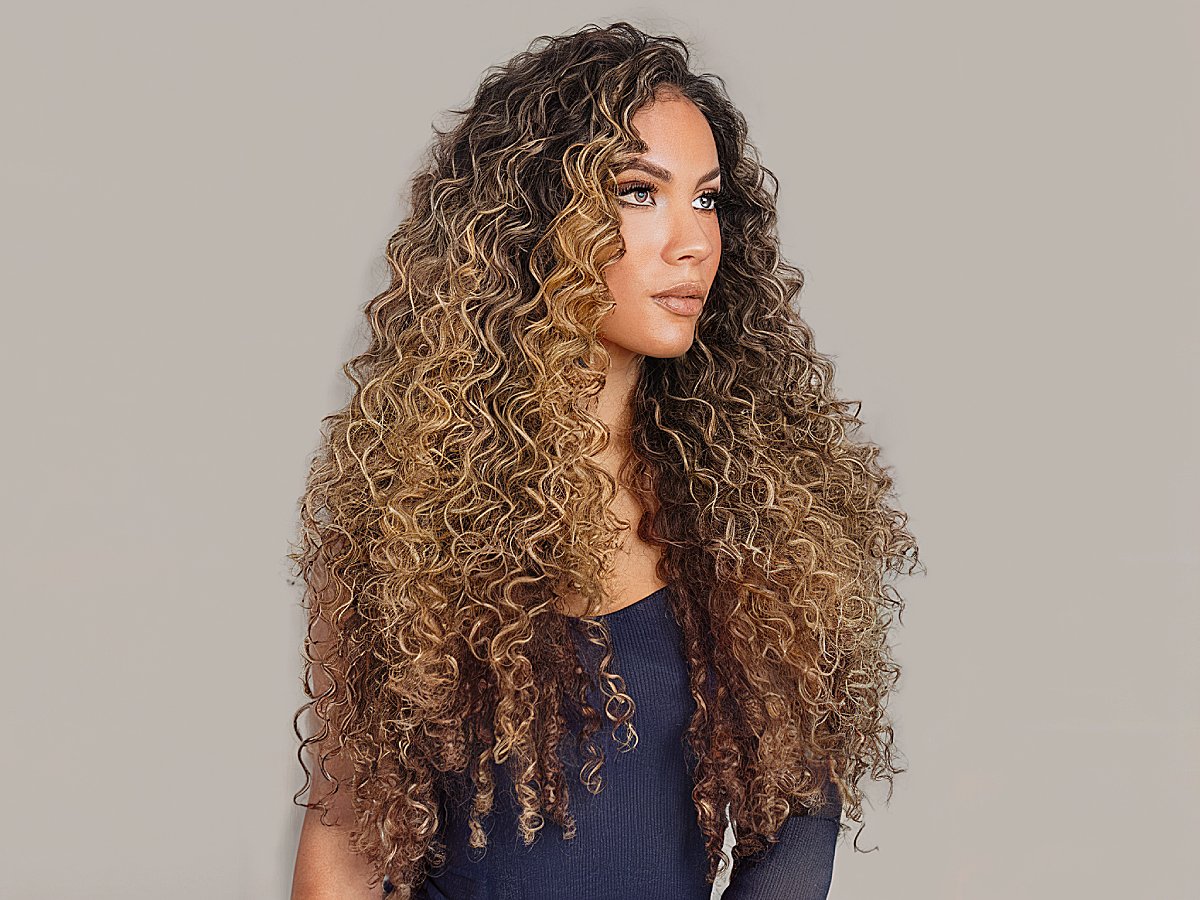 Long curly hairstyles ideas