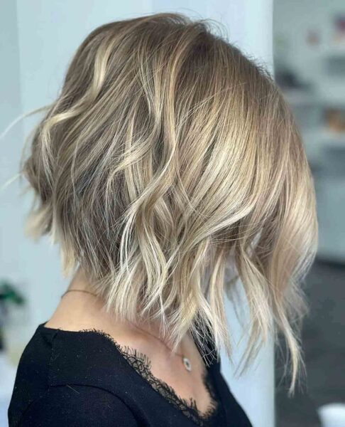 26 Cutest Short Haircuts for Thick, Wavy Hair to Style More Easily