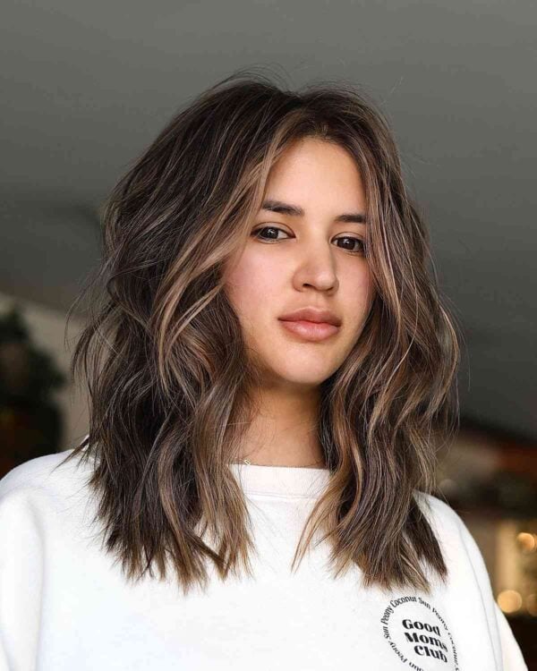 29 Best Layered Hair with Bangs for 2022