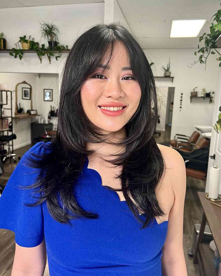30 Best Ways To Wear Curtain Bangs For A Round Face 30-best-ways-to-wear-curtain-bangs-for-a-round-face