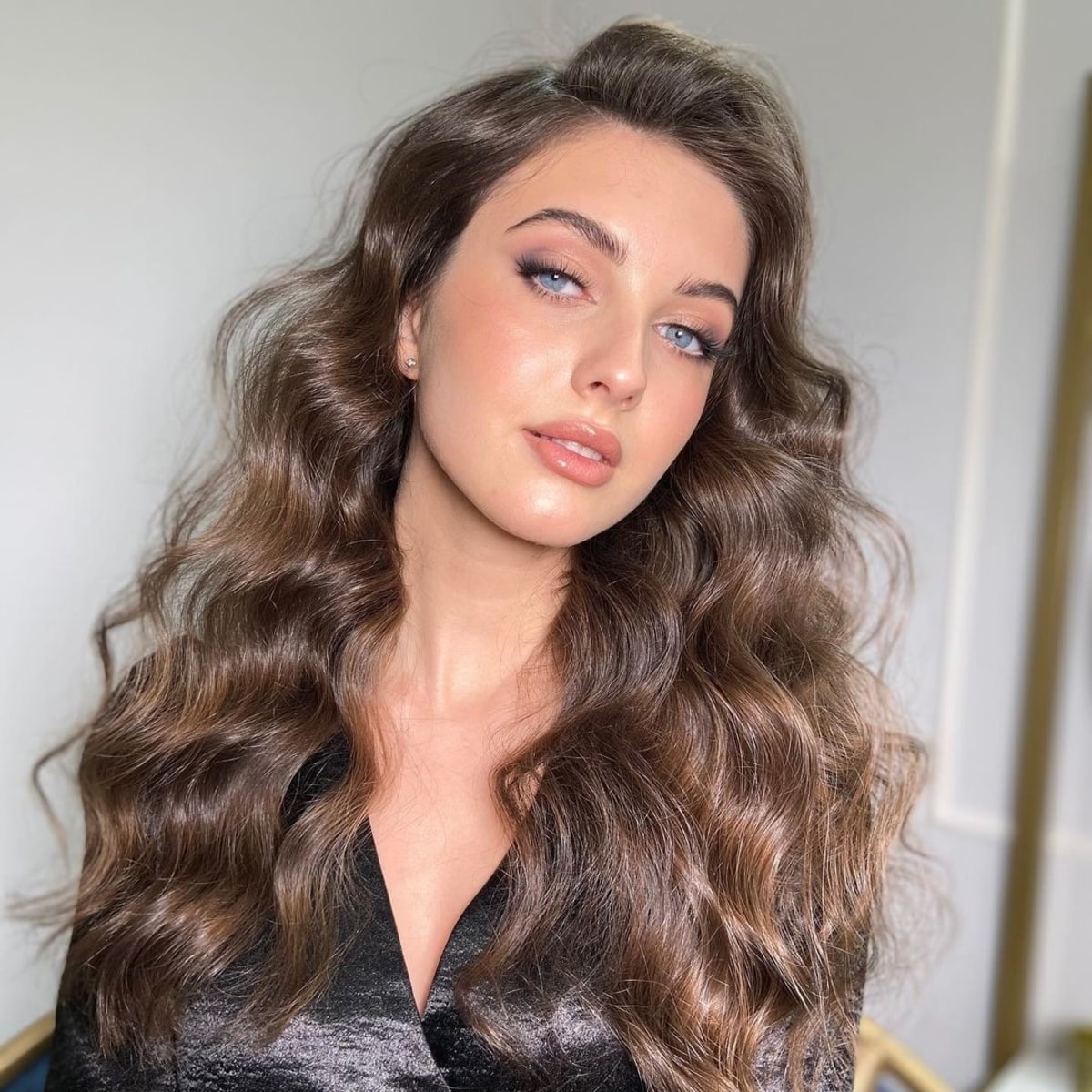 Voluminous Long Waves with Side Part