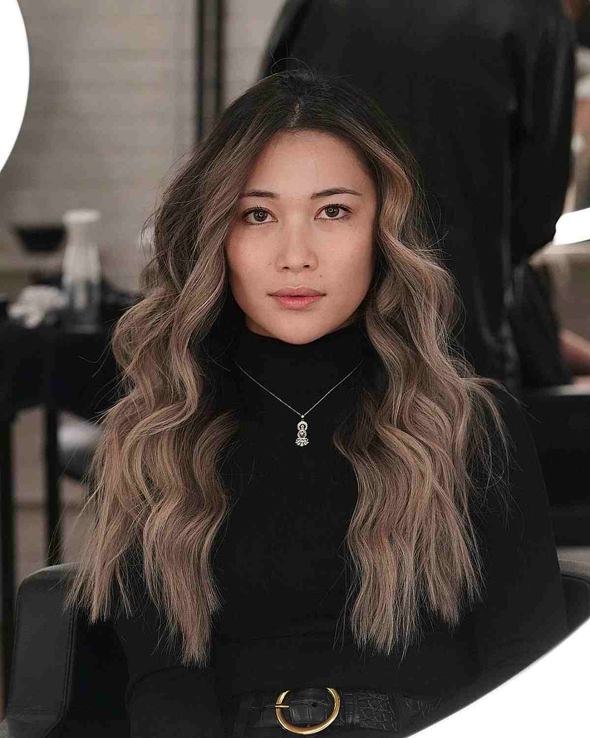Balanced Long Wavy Hair with Choppy Ends for Round Faces