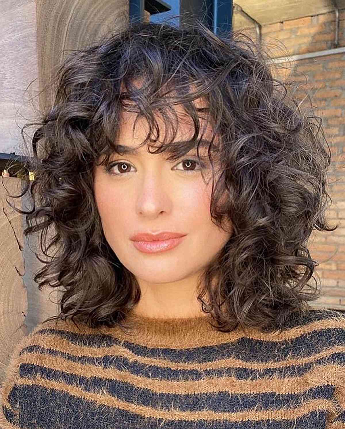 Loose and Messy Curly Waves for Medium-Length Hair
