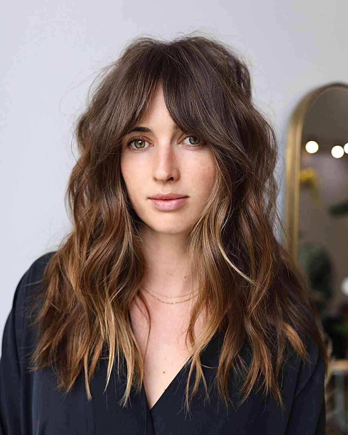 Low-Maintenance No-Fuss Mid-Length Brown Hairstyle