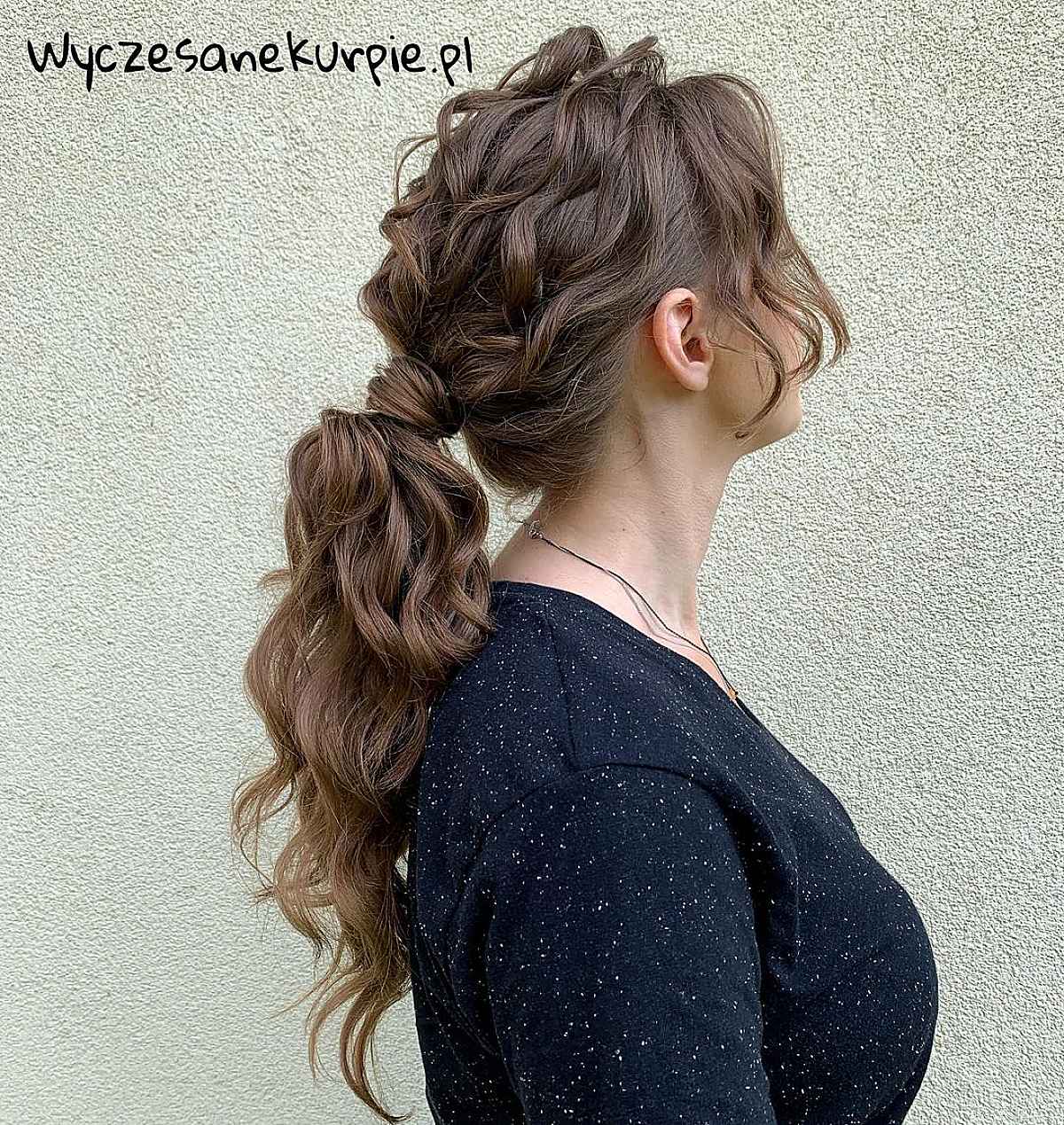 Soft Low Ponytail with Loose Curls