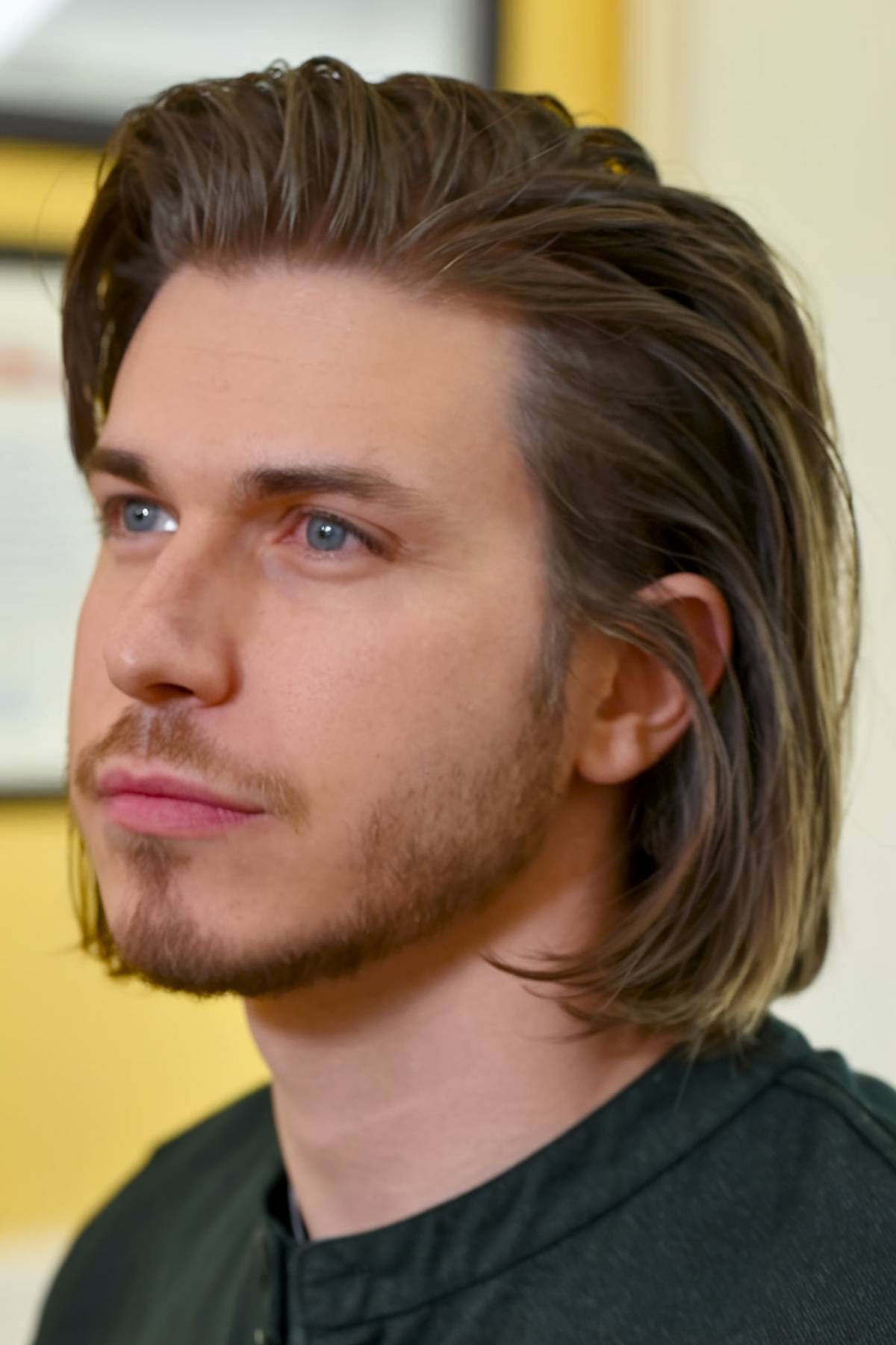 Medium haircut for men with straight hair