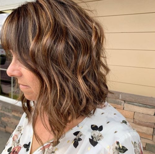 36 Youthful Medium-Length Hairstyles for Women Over 50