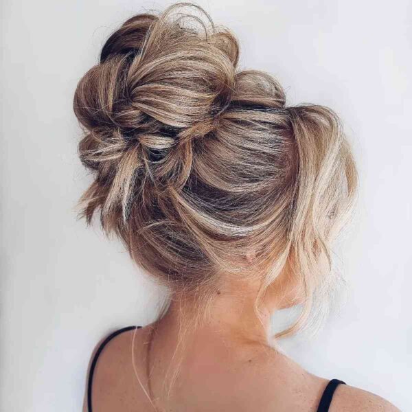 22 Glamorous Messy Updos You’ll See in 2024