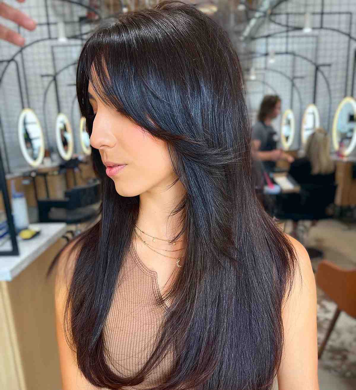 43 Stylish Feathered Hair Cuts for All Lengths - StayGlam