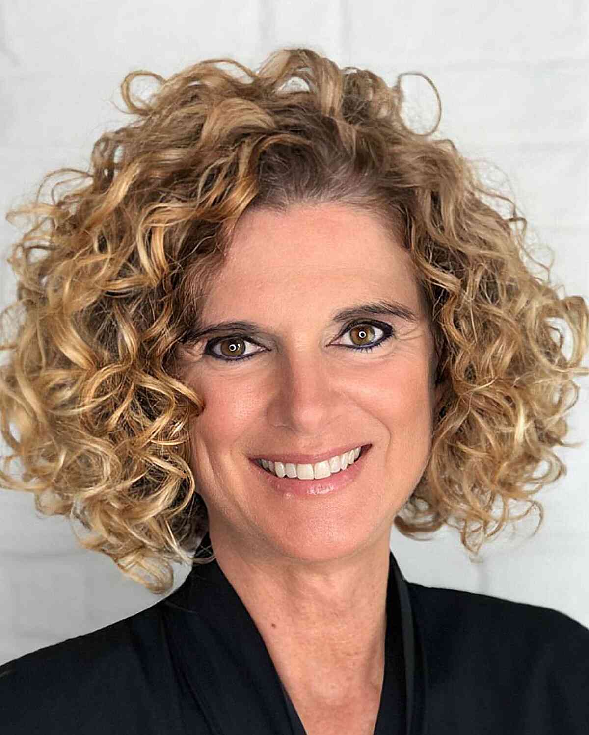 Messy Jaw-Length Curls for Older Ladies