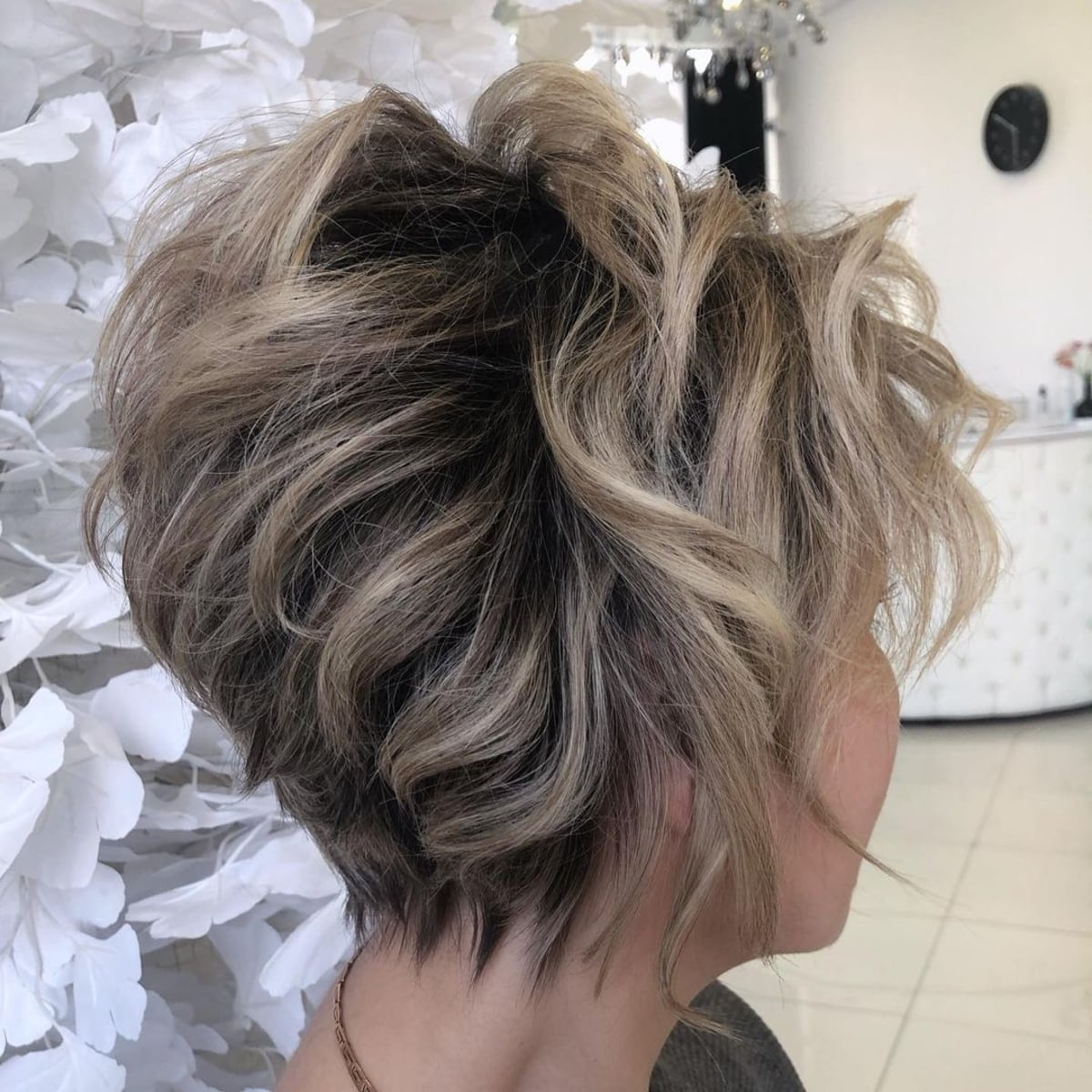 Messy pixie for thick coarse hair with highlights