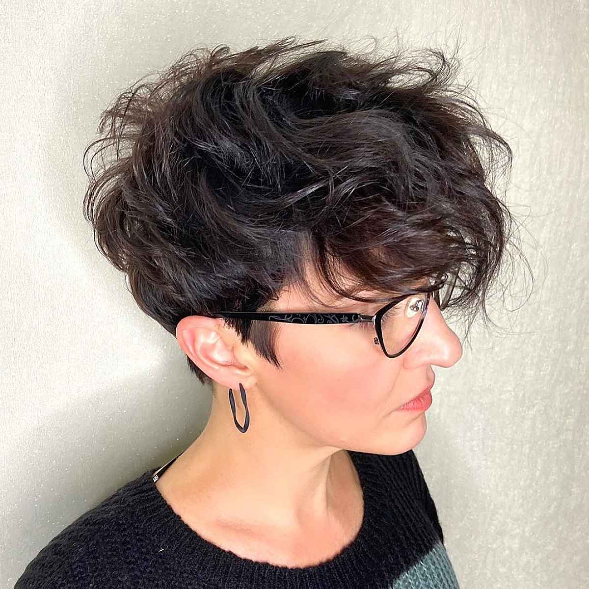 Messy Waves and Bangs on Pixie Hair