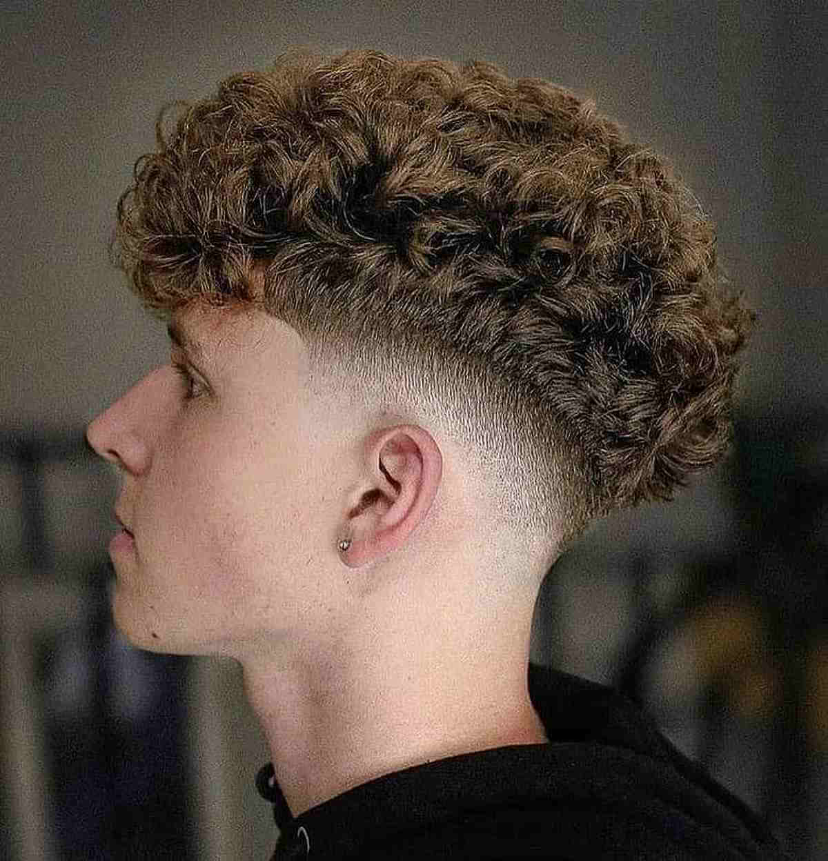 Mid Curly Skin Fade for Men