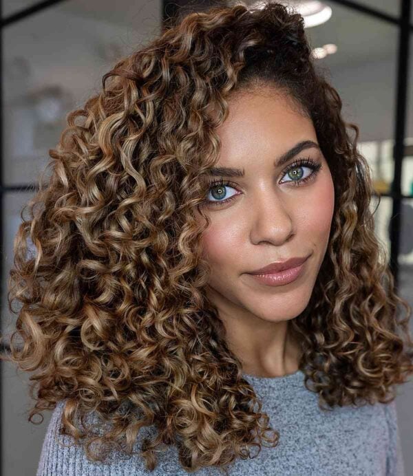 47 Best Shoulder Length Curly Hair Cuts & Styles in 2022