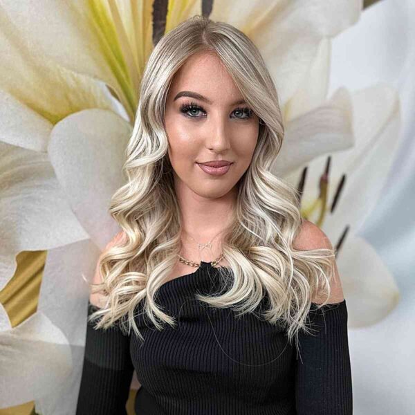 The Top 33 Medium Hairstyles For Oval Faces in 2024