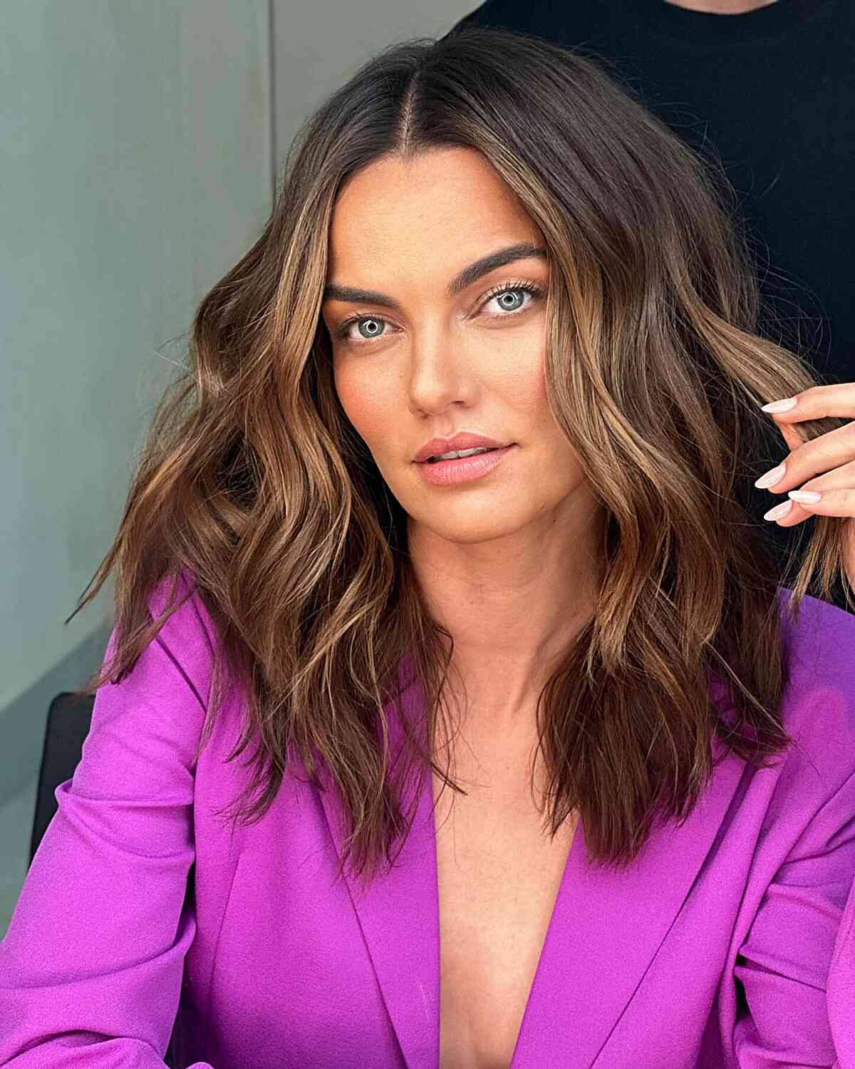Mid-Length Middle-Part Hairstyle