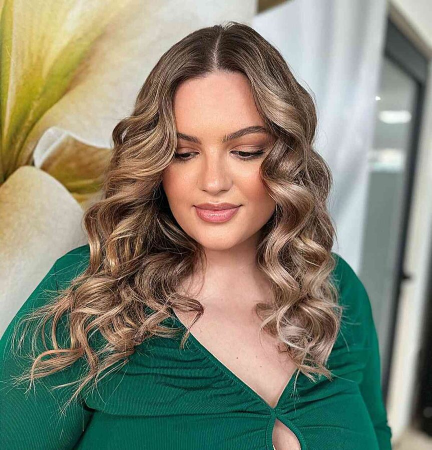 Mid Length Sweet Bronde Balayage For Round Face Shapes 863x900 