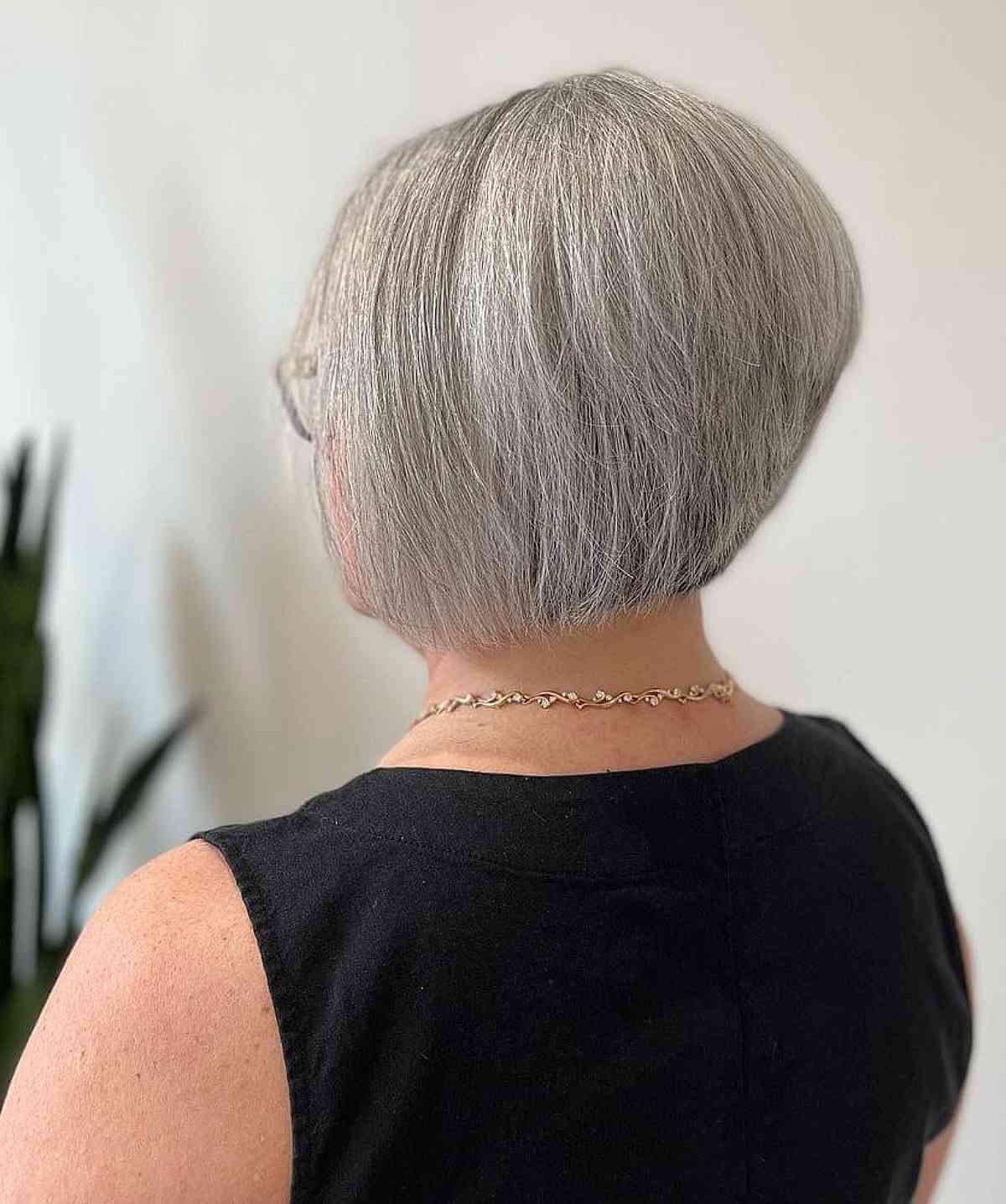 Modern Short Bob for Ladies 60 and Over with Grey Hair