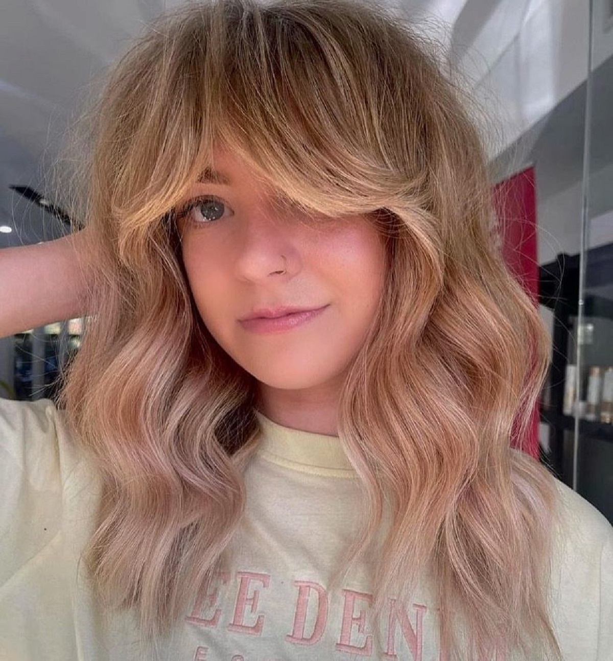 ‘70s Curtain Bangs with Gentle Waves